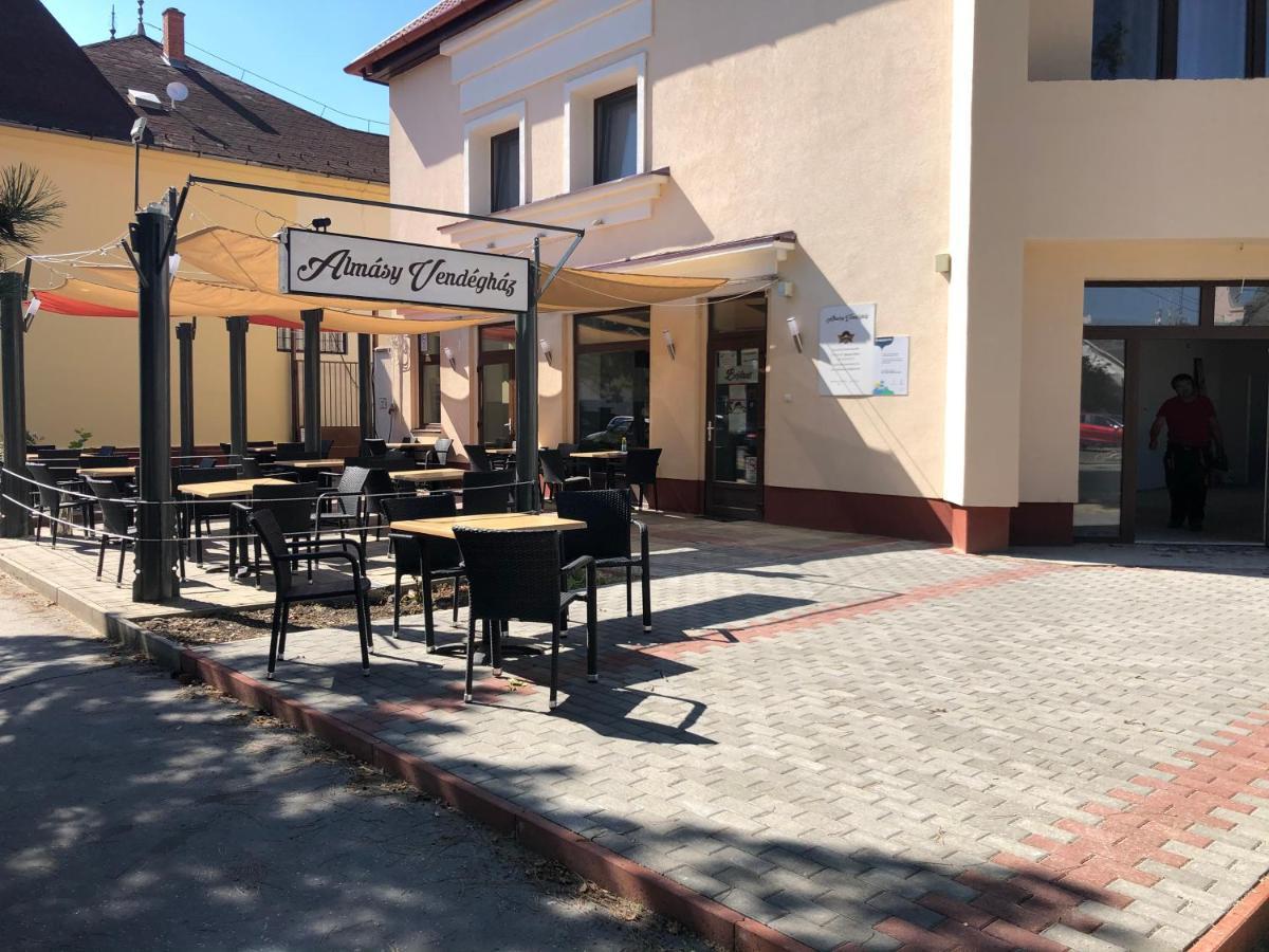 Almasy Vendeghaz Hotel Torokszentmiklos Exterior photo
